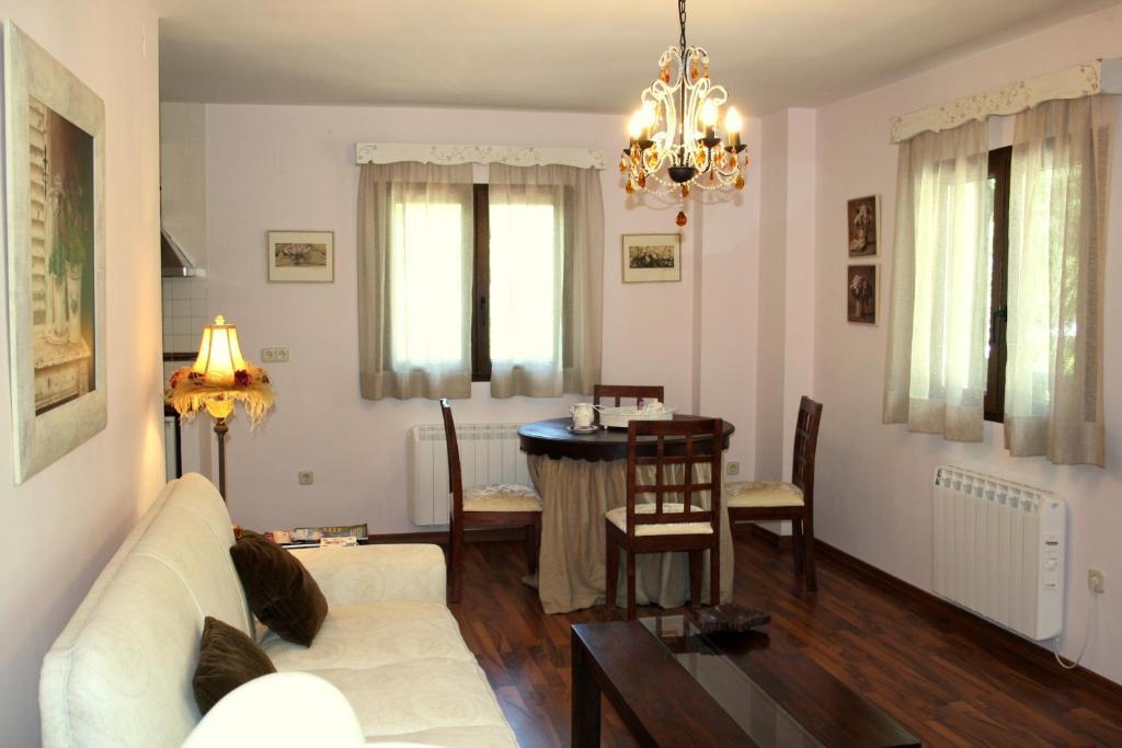 El Horreo Apartment Miraflores de la Sierra Ruang foto