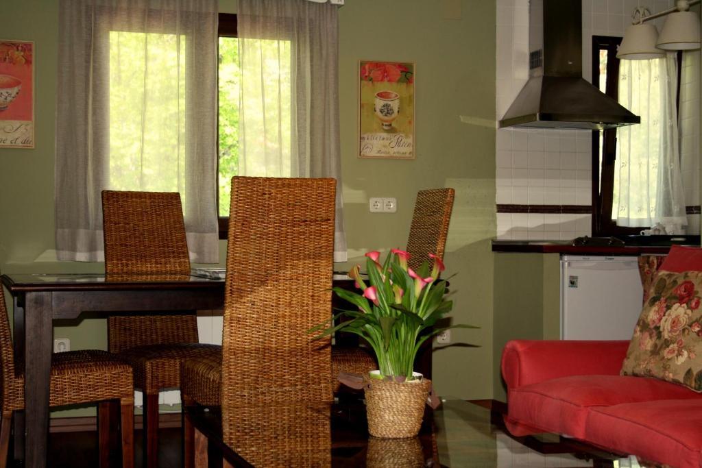 El Horreo Apartment Miraflores de la Sierra Ruang foto