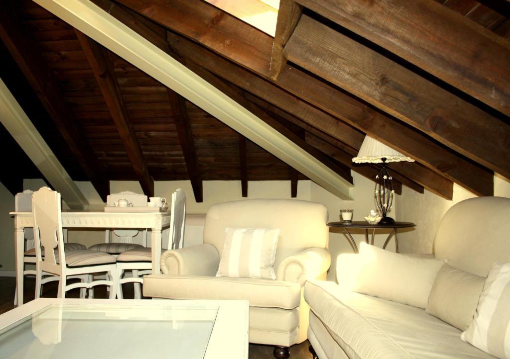 El Horreo Apartment Miraflores de la Sierra Ruang foto